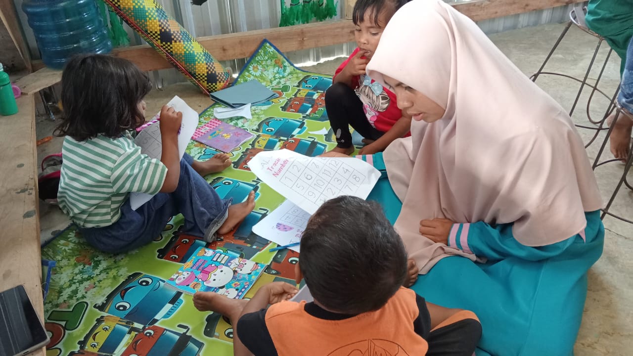 Belajar bersama miss Ika